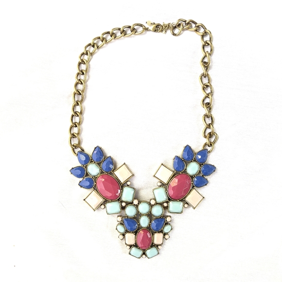 Avon Romantic Hideaway Necklace Earring Set - Picture 2 of 5